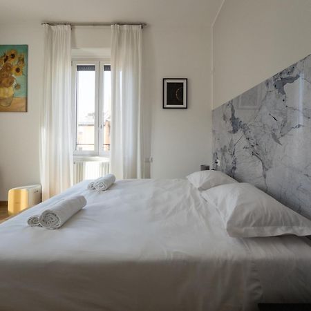 Rrrapido Holy Suites And Rooms - Via Sardegna Milão Exterior foto