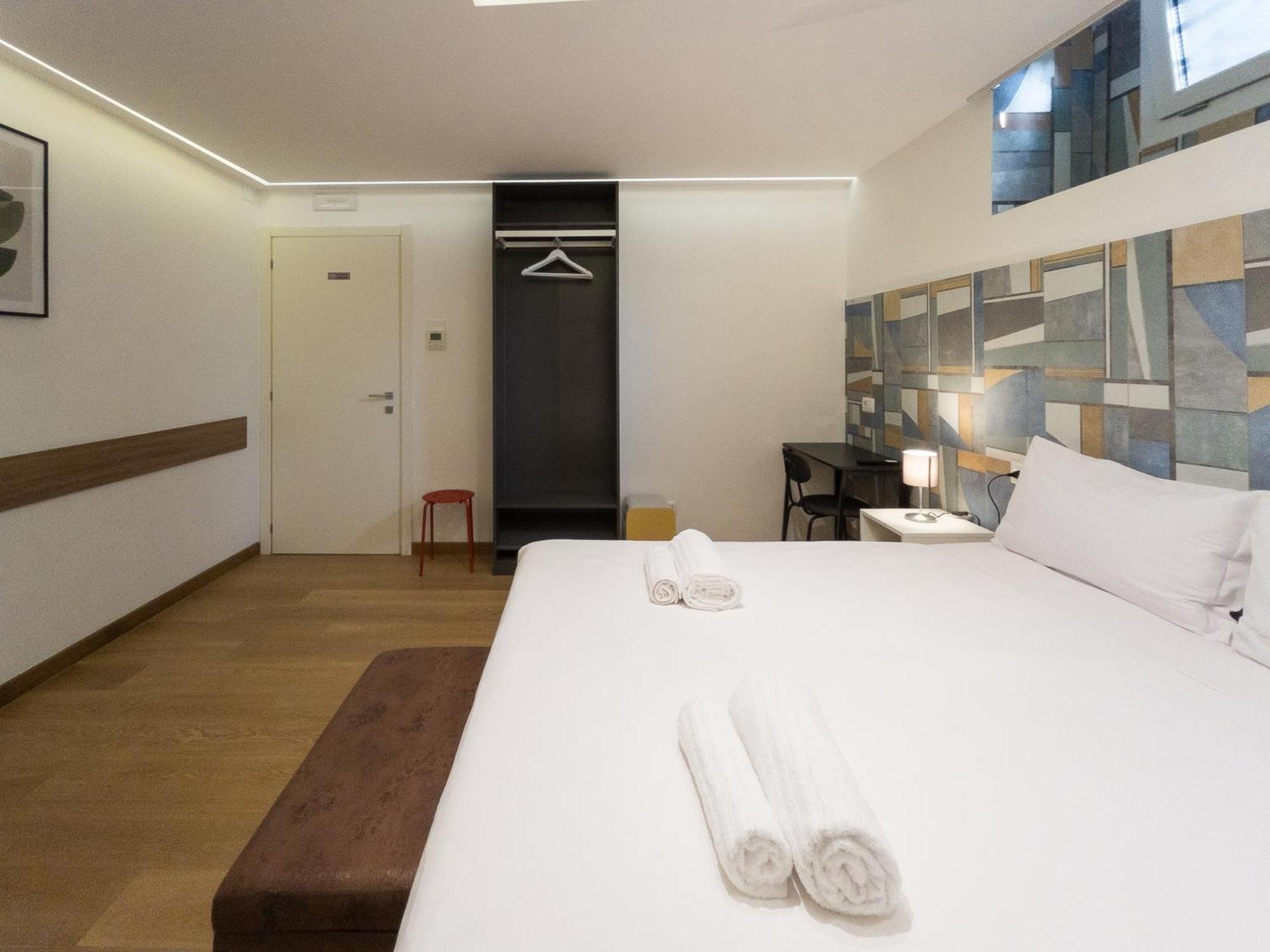 Rrrapido Holy Suites And Rooms - Via Sardegna Milão Exterior foto